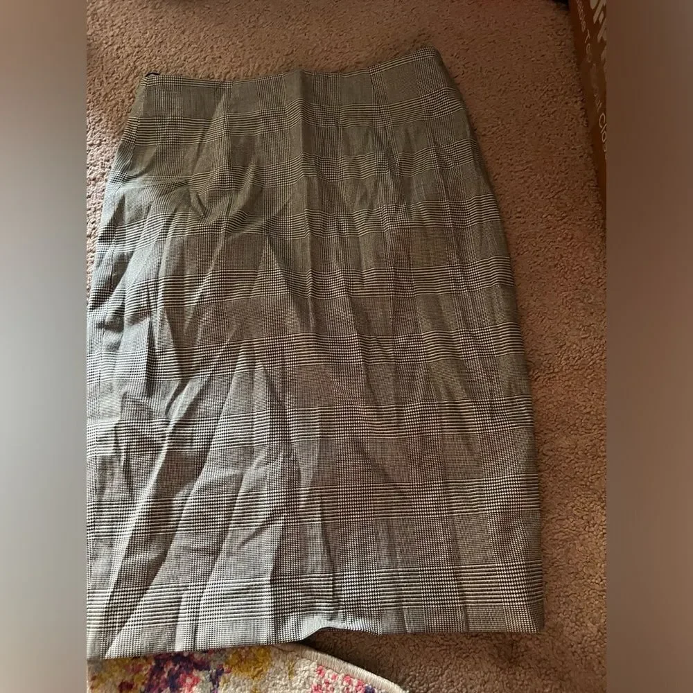 Hugo boss pencil skirt small waist 25‎